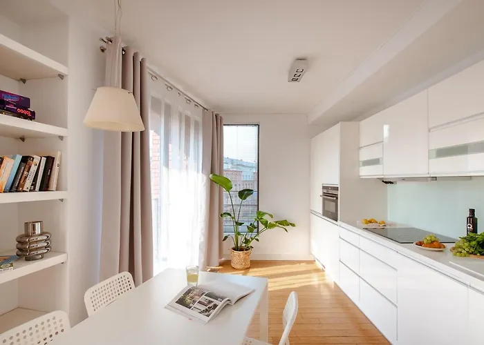 Spacious Close To Main Station / Galeria ska